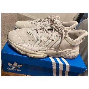 SOLD--- Womens Adidas Ozweego Shoes